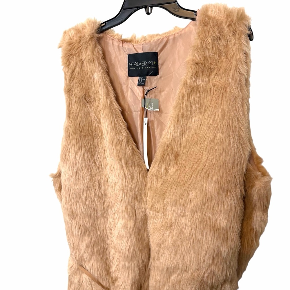 NWT Dusty Rose Faux Fur Vest - Picture 2 of 6